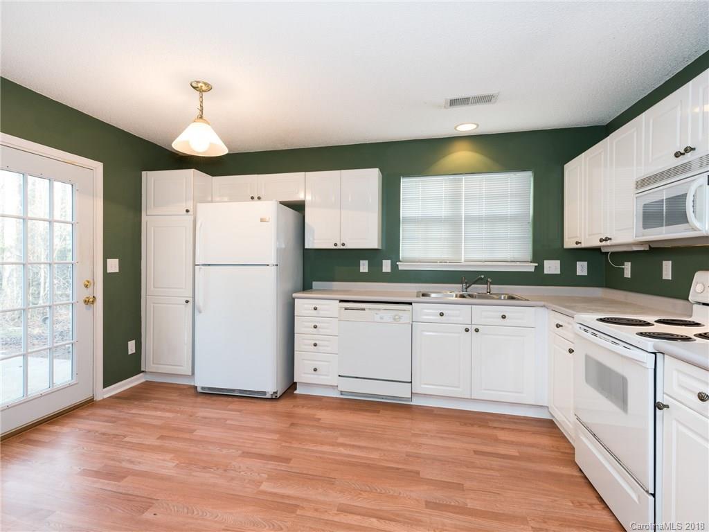 1944 Decatur Court Charlotte, NC 28213 - Photo 3 of 24 Gallery Image 3