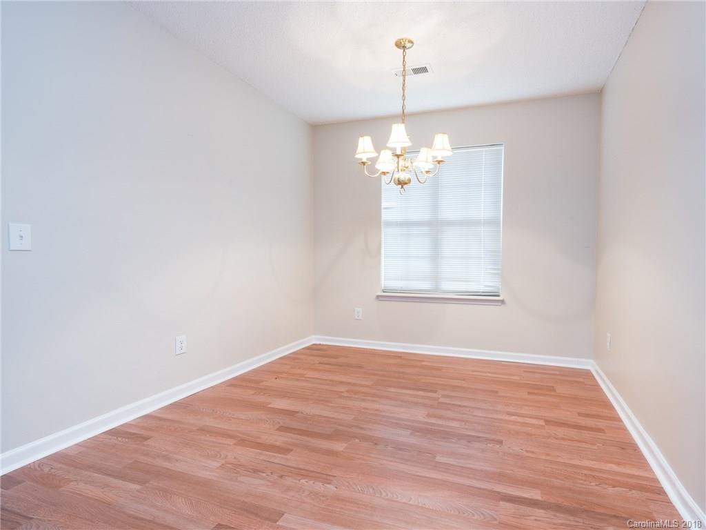 1944 Decatur Court Charlotte, NC 28213 - Photo 6 of 24 Gallery Image 6