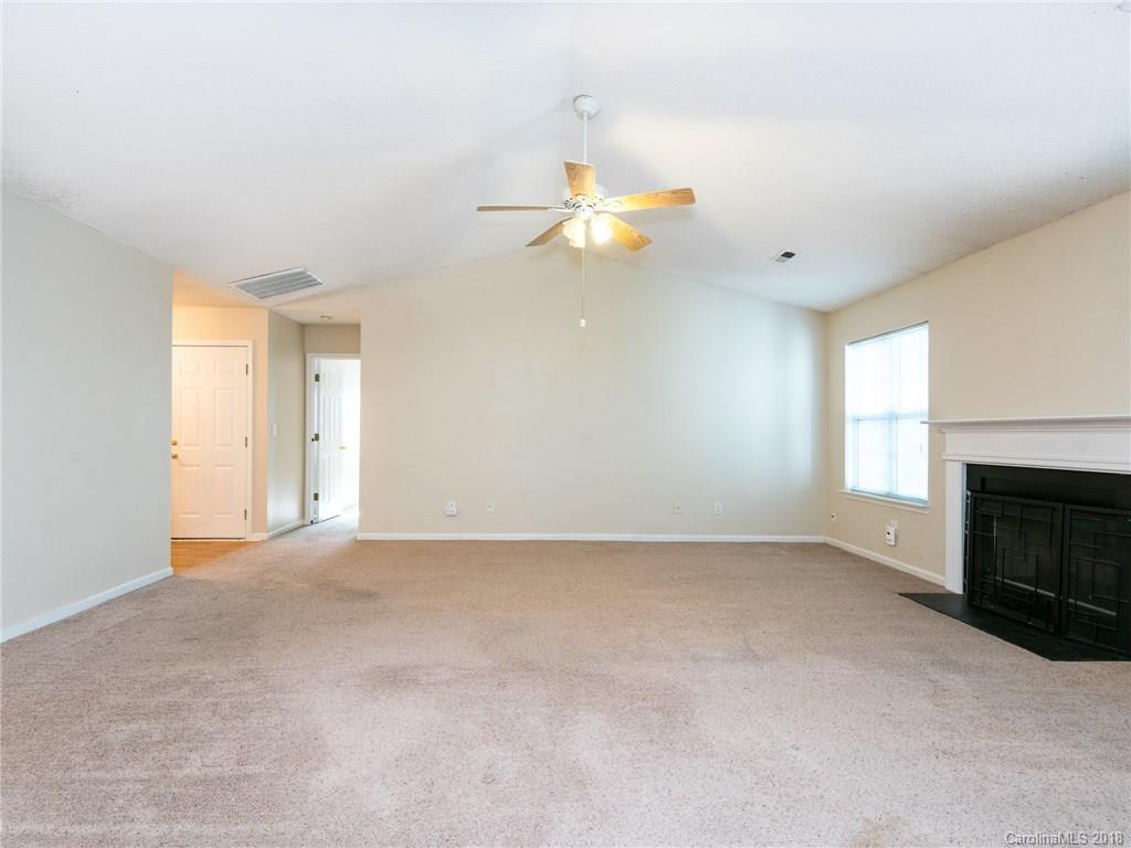 1944 Decatur Court Charlotte, NC 28213 - Photo 10 of 24 Gallery Image 10