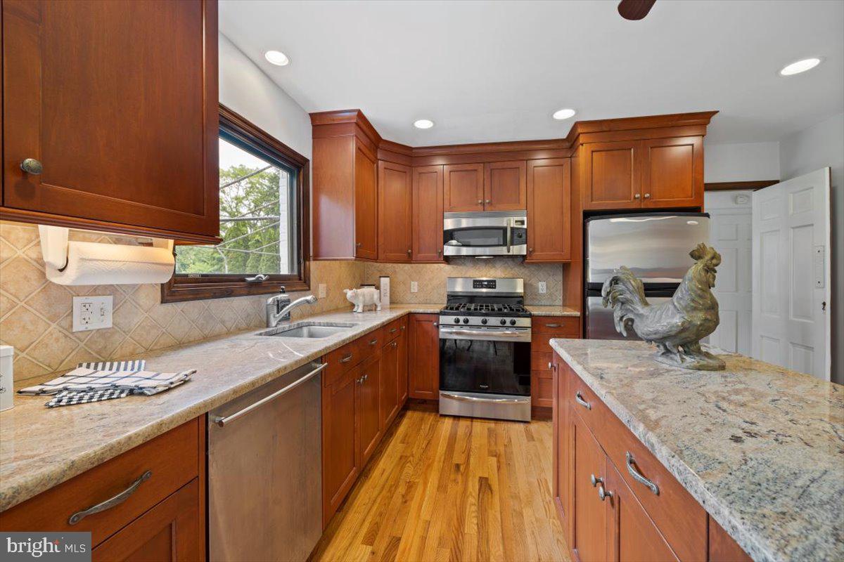 659 Lindley Road Glenside, PA 19038 - Photo 11 of 38 Kitchen