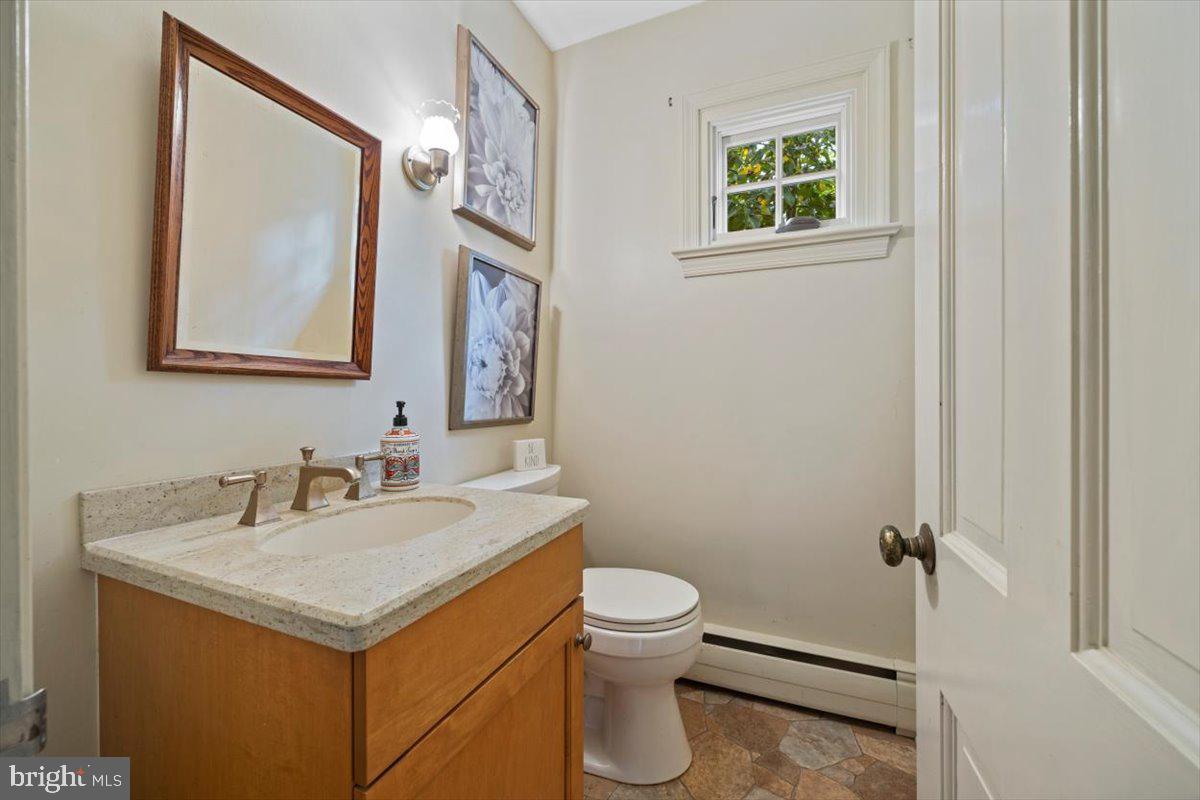 659 Lindley Road Glenside, PA 19038 - Photo 15 of 38 Powder Room