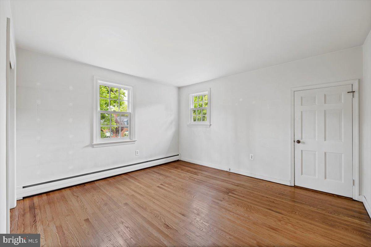 659 Lindley Road Glenside, PA 19038 - Photo 22 of 38 3rd Bedroom