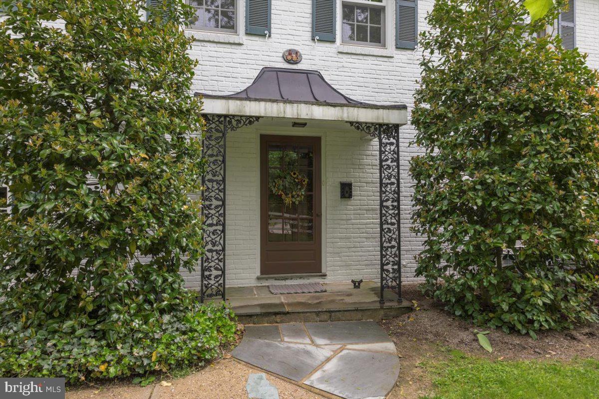 659 Lindley Road Glenside, PA 19038 - Photo 4 of 38 Front Door