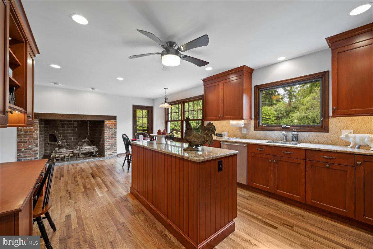 659 Lindley Road Glenside, PA 19038 - Photo 9 of 38 Kitchen