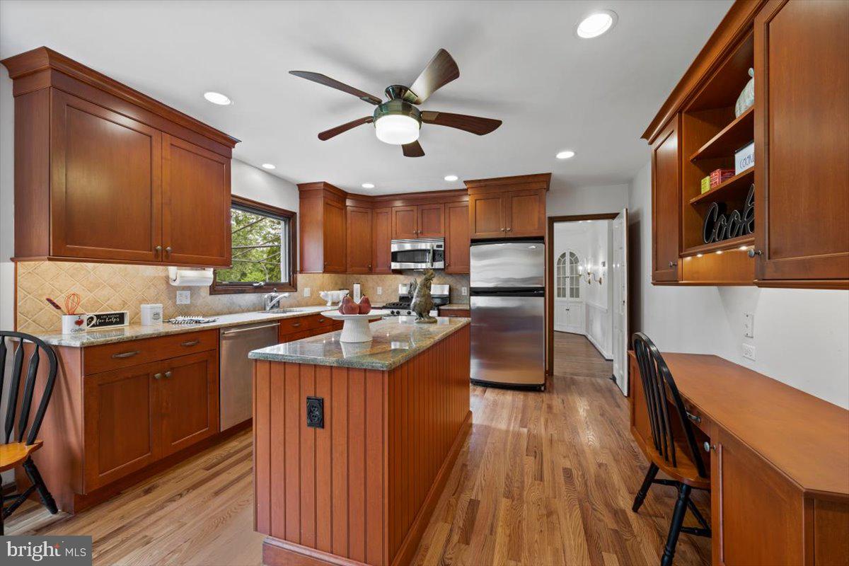 659 Lindley Road Glenside, PA 19038 - Photo 10 of 38 Kitchen