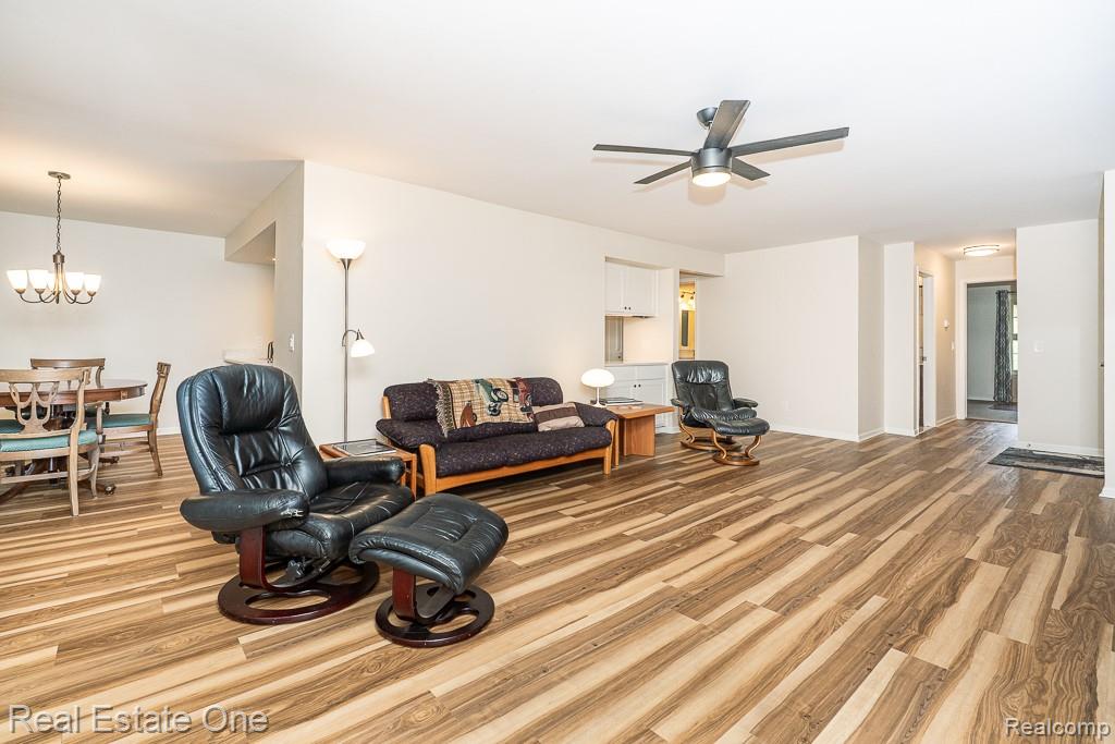 1665 Huntington Park, Unit E Rochester, MI 48309 - Photo 7 of 40