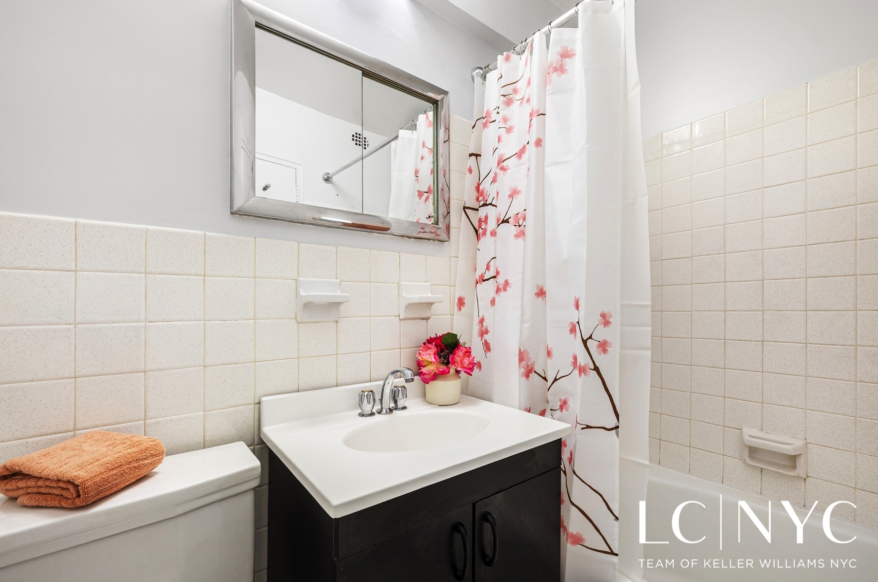 300 East 71st Street, Unit 4F Manhattan, NY 10021 - Photo 7 of 16