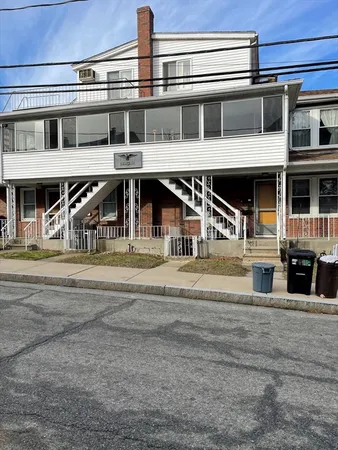 $2,300 | 9 Hall Street, Unit 1R, Waltham, MA 02453