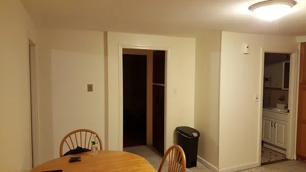 $2,300 | 9 Hall Street, Unit 1R, Waltham, MA 02453