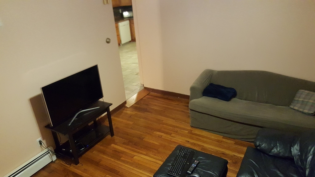 9 Hall Street, Unit 1R Waltham, MA 02453 - Photo 14 of 35