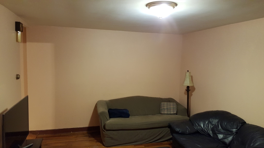 9 Hall Street, Unit 1R Waltham, MA 02453 - Photo 15 of 35