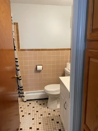 $2,300 | 9 Hall Street, Unit 1R, Waltham, MA 02453