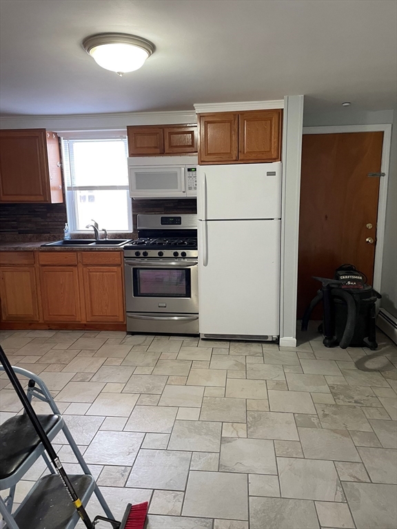 9 Hall Street, Unit 1R Waltham, MA 02453 - Photo 4 of 35