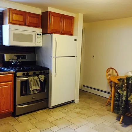 $2,300 | 9 Hall Street, Unit 1R, Waltham, MA 02453