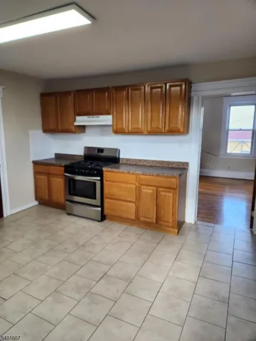 $1,800 | 79 Broughton Avenue, Unit 2, Bloomfield, NJ 07003