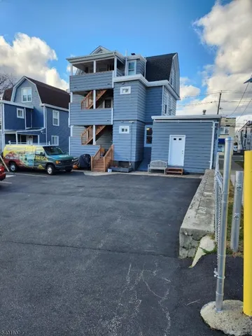 $1,800 | 79 Broughton Avenue, Unit 2, Bloomfield, NJ 07003