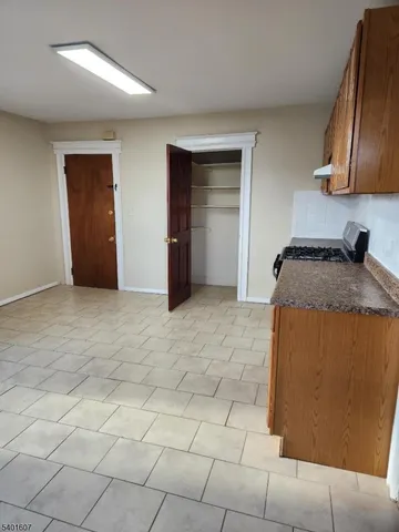 $1,800 | 79 Broughton Avenue, Unit 2, Bloomfield, NJ 07003