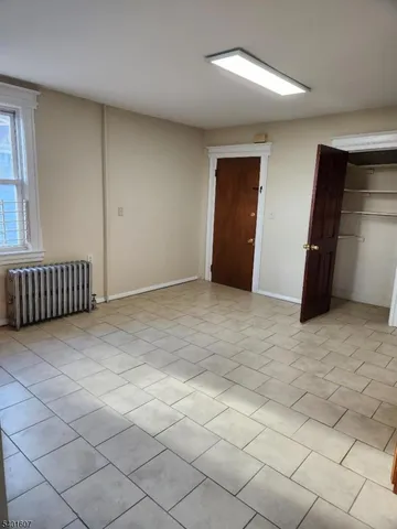 $1,800 | 79 Broughton Avenue, Unit 2, Bloomfield, NJ 07003