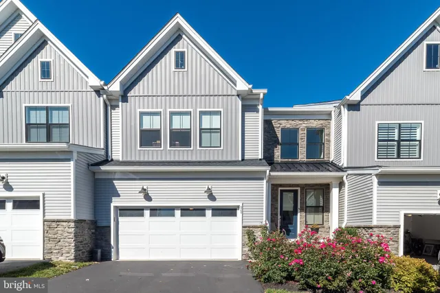 $850,000 | 11 Tradesville Drive, Doylestown, PA 18901