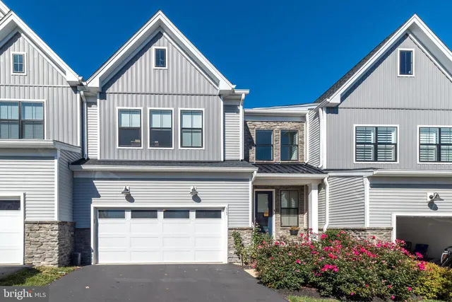 $850,000 | 11 Tradesville Drive, Doylestown, PA 18901