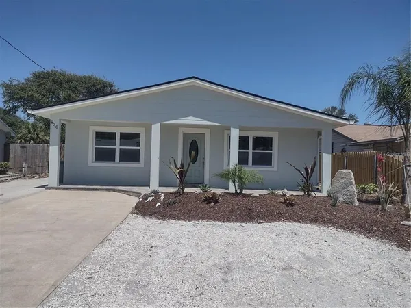 $3,700 | 830 East 18th Avenue, New Smyrna Beach, FL 32169