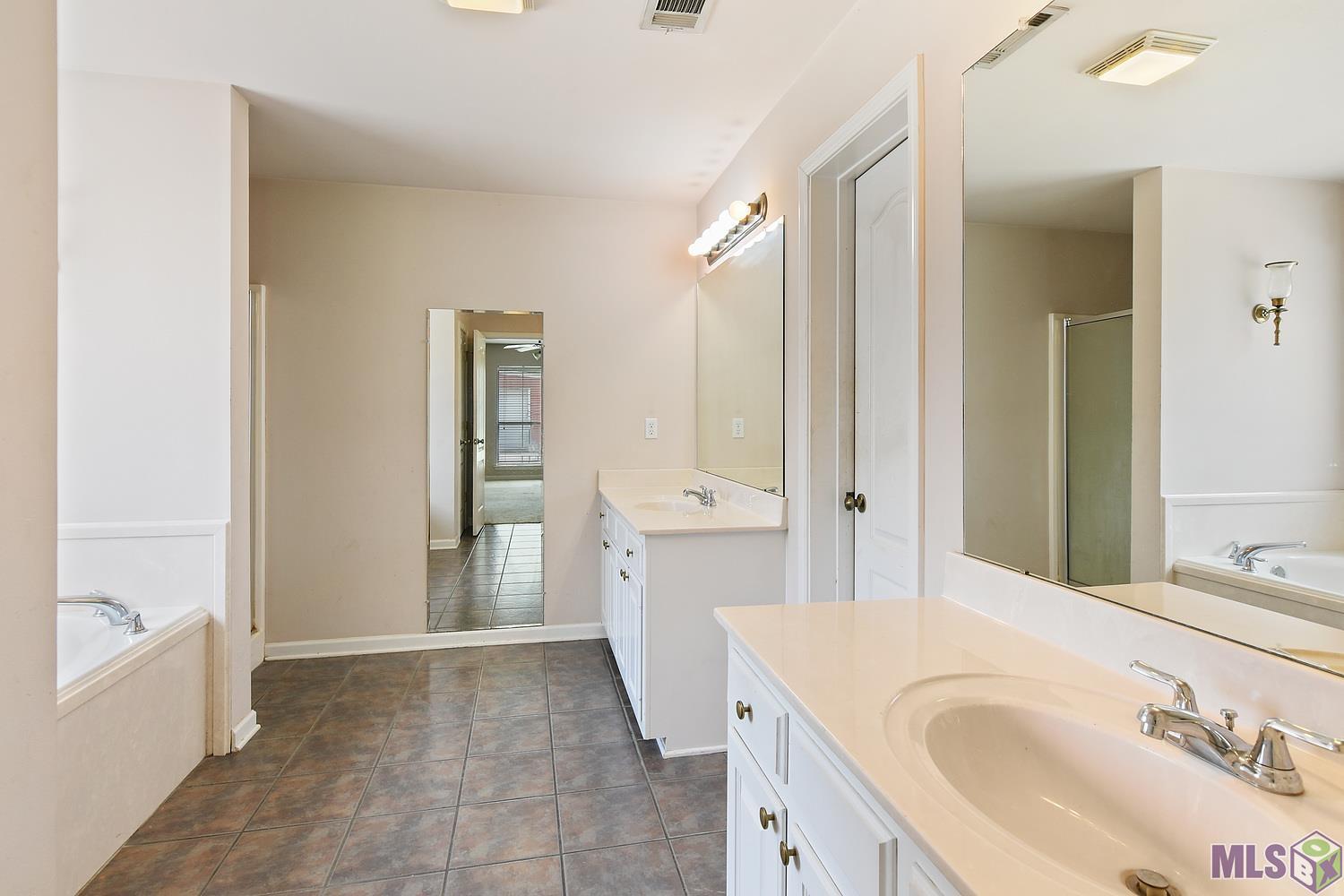 13448 Arnold Road Walker, LA 70785 - Photo 6 of 12 Gallery Image 6