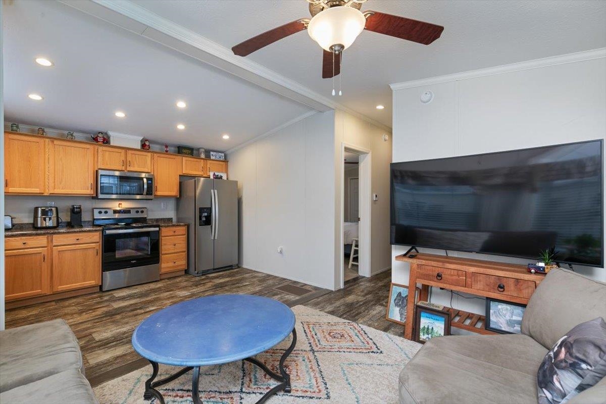 53 Hagop Road Salem, NH 03079 - Photo 8 of 21