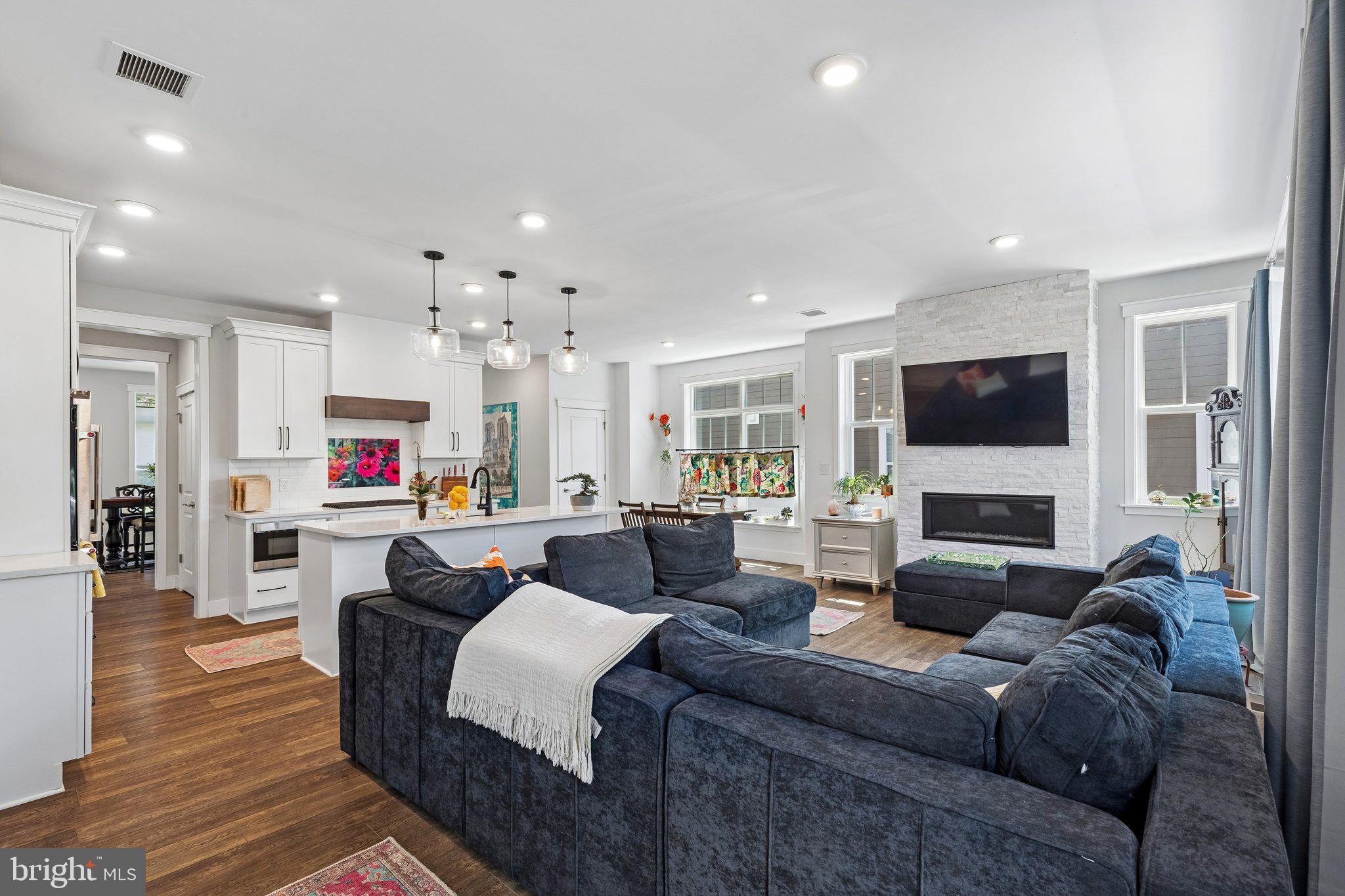 122 North Providence Road Media, PA 19063 - Photo 2 of 47 Living Room