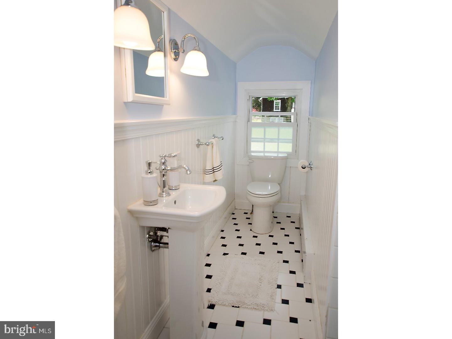 300 Woodward Road Media, PA 19063 - Photo 19 of 23 Bathroom