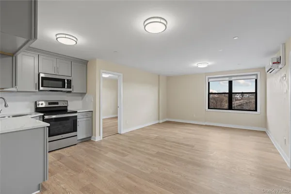 $3,000 | 135 Wakefield Avenue, Unit 305, Yonkers, NY 10704