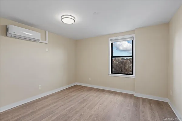 $3,000 | 135 Wakefield Avenue, Unit 305, Yonkers, NY 10704