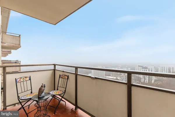 $2,100 | 5225 Pooks Hill Road, Unit 1717N, Bethesda, MD 20814