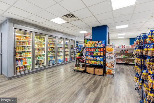 $2,100 | 5225 Pooks Hill Road, Unit 1717N, Bethesda, MD 20814