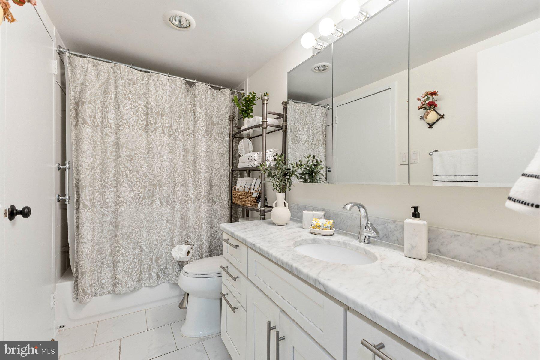 5225 Pooks Hill Road, Unit 1717N Bethesda, MD 20814 - Photo 6 of 26