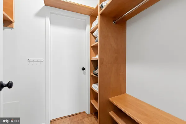 $2,100 | 5225 Pooks Hill Road, Unit 1717N, Bethesda, MD 20814