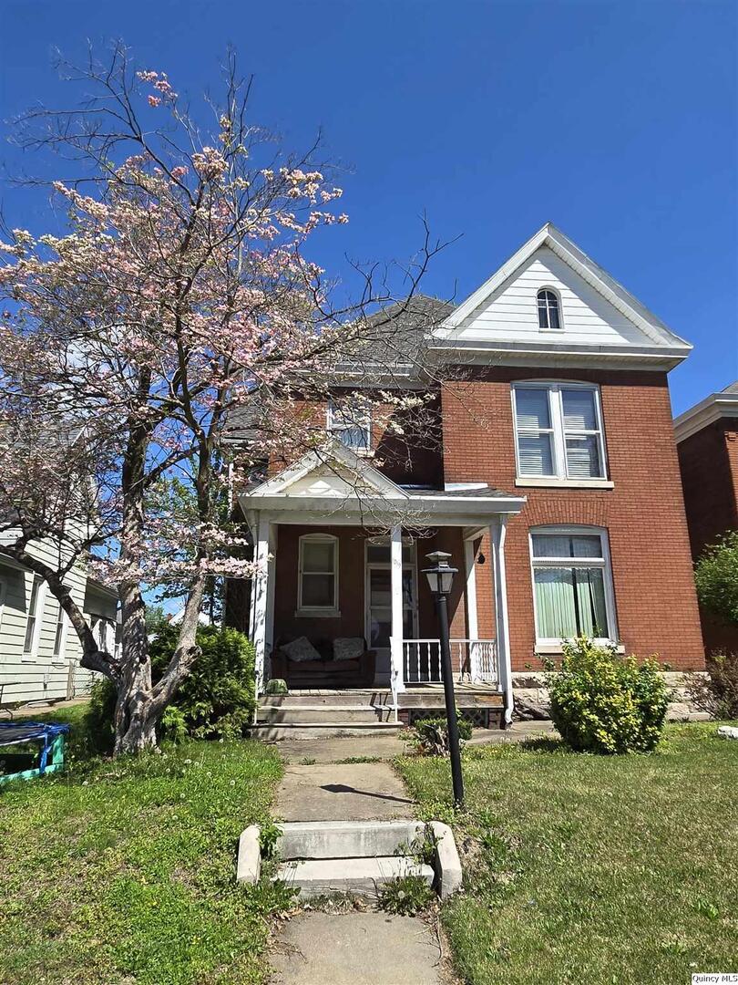 1019 Madison Street Quincy, IL 62301 - Photo 1 of 17