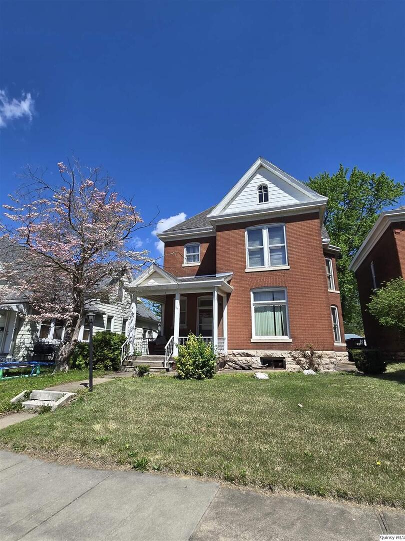 1019 Madison Street Quincy, IL 62301 - Photo 2 of 17