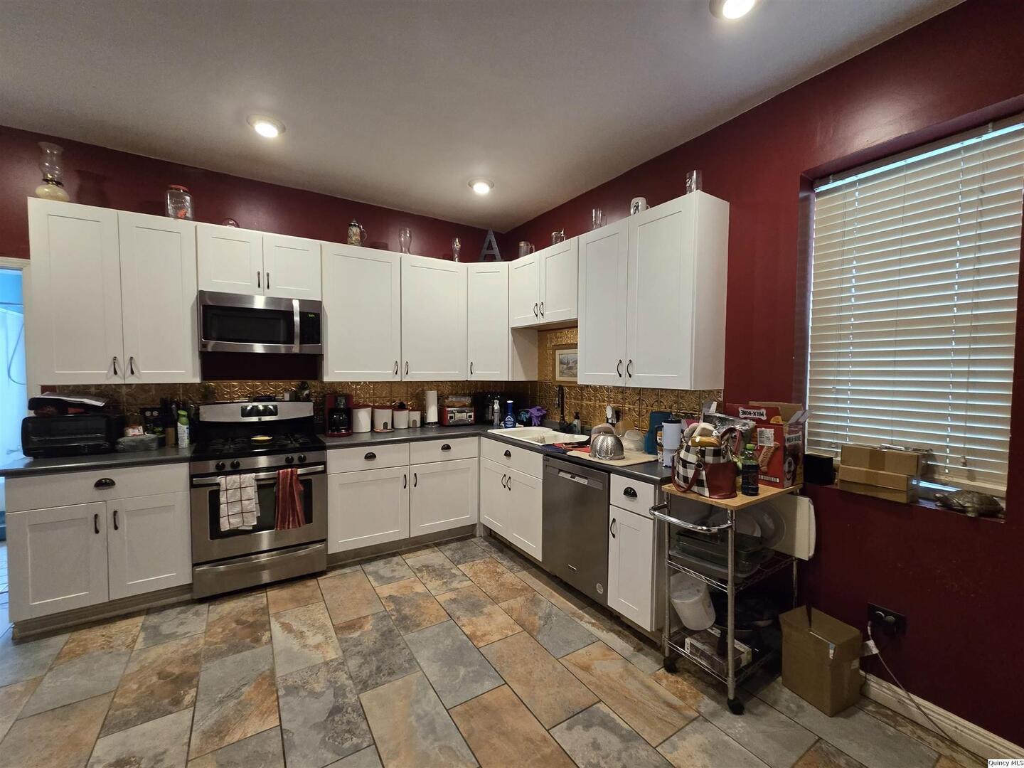 1019 Madison Street Quincy, IL 62301 - Photo 8 of 17