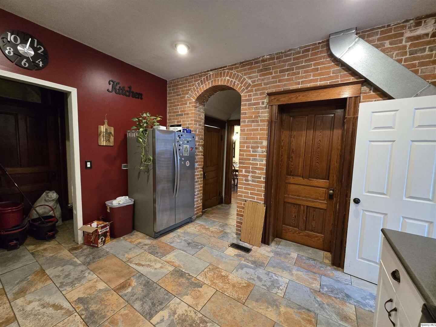 1019 Madison Street Quincy, IL 62301 - Photo 9 of 17