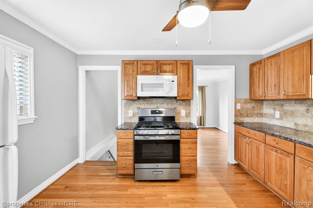 26605 Rialto Street Madison Heights, MI 48071 - Photo 12 of 37