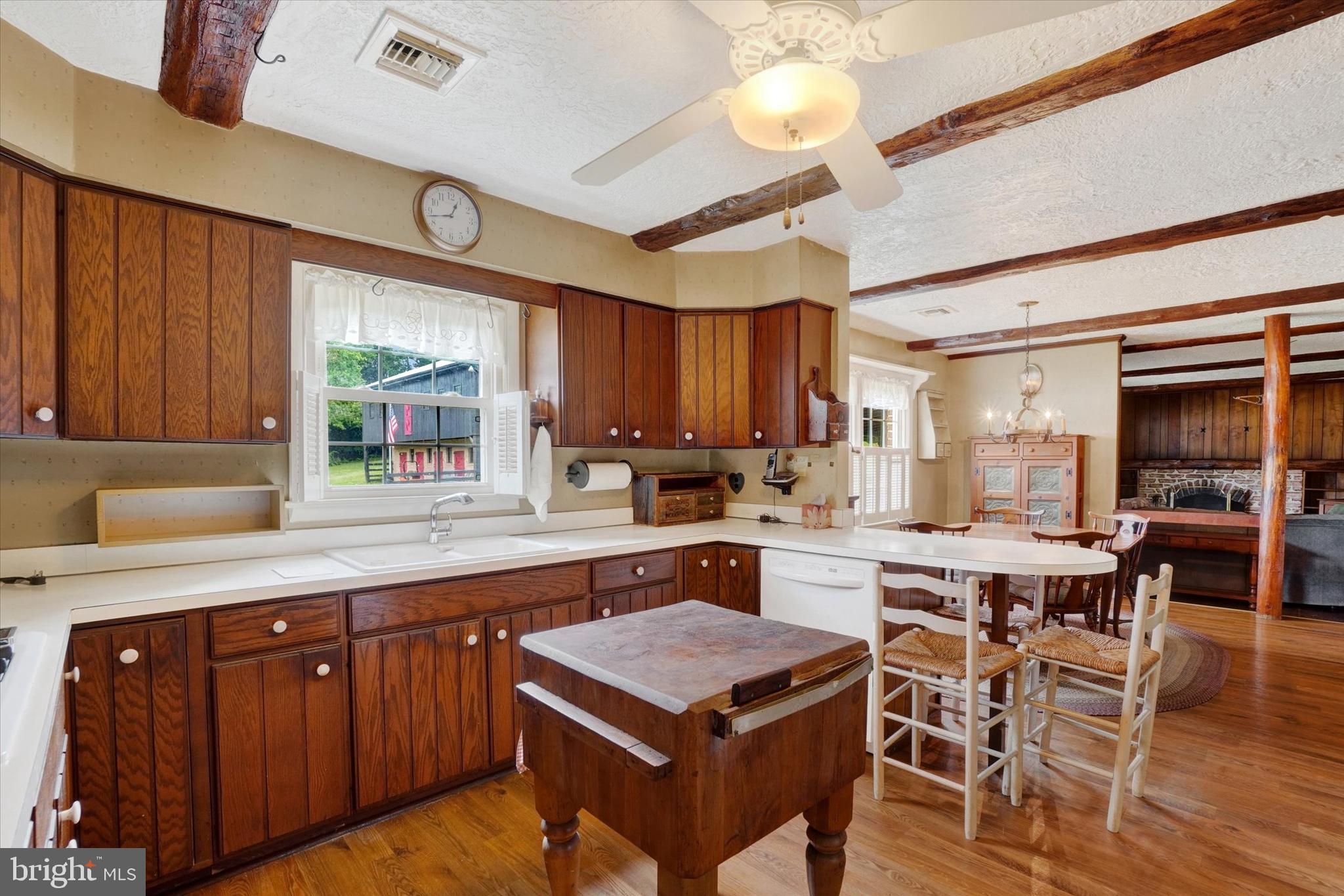 2432 Pine Grove Road York, PA 17403 - Photo 8 of 38