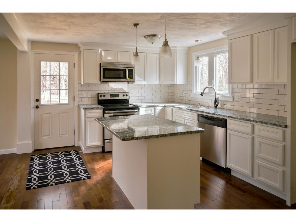 71 Pollard Road Plaistow, NH 03865 - Photo 5 of 27