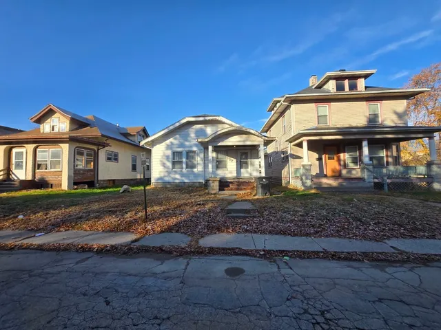 $69,900 | 1204 Glenhurst Court, Rock Island, IL 61201