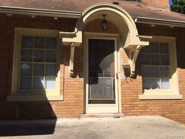 124 Cherokee Road Pontiac, MI 48341 - Photo 2 of 25 Gallery Image 2