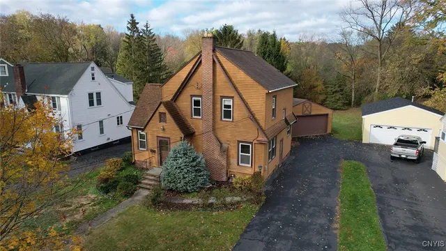 $349,900 | 304 Cornwall Drive, DeWitt, NY 13214