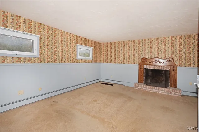 $349,900 | 304 Cornwall Drive, DeWitt, NY 13214