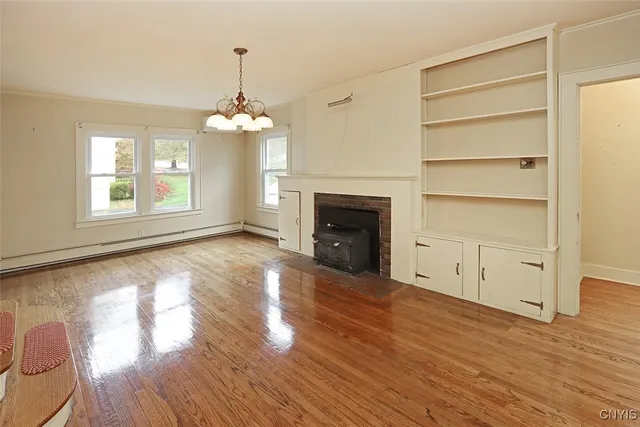 $349,900 | 304 Cornwall Drive, DeWitt, NY 13214