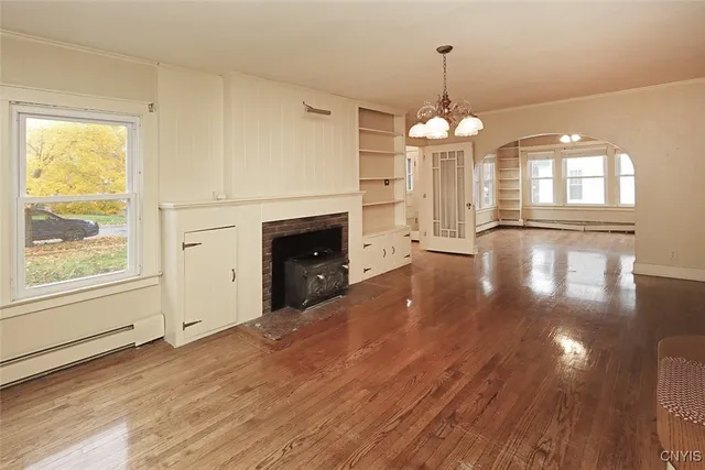 $349,900 | 304 Cornwall Drive, DeWitt, NY 13214