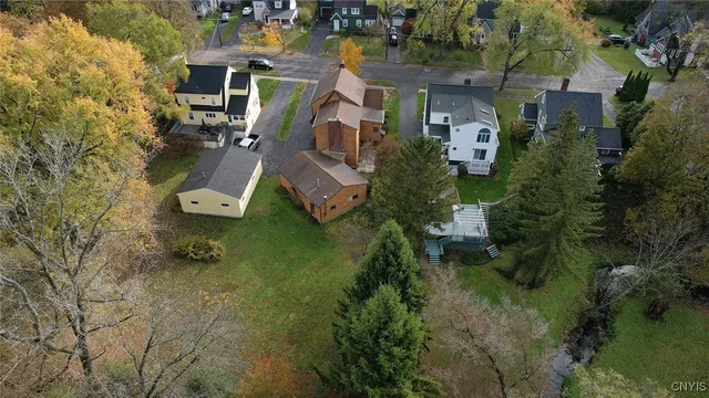 $349,900 | 304 Cornwall Drive, DeWitt, NY 13214