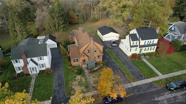 $349,900 | 304 Cornwall Drive, DeWitt, NY 13214